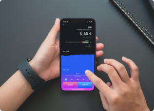 Mockup-Senseizero-manos-comprando